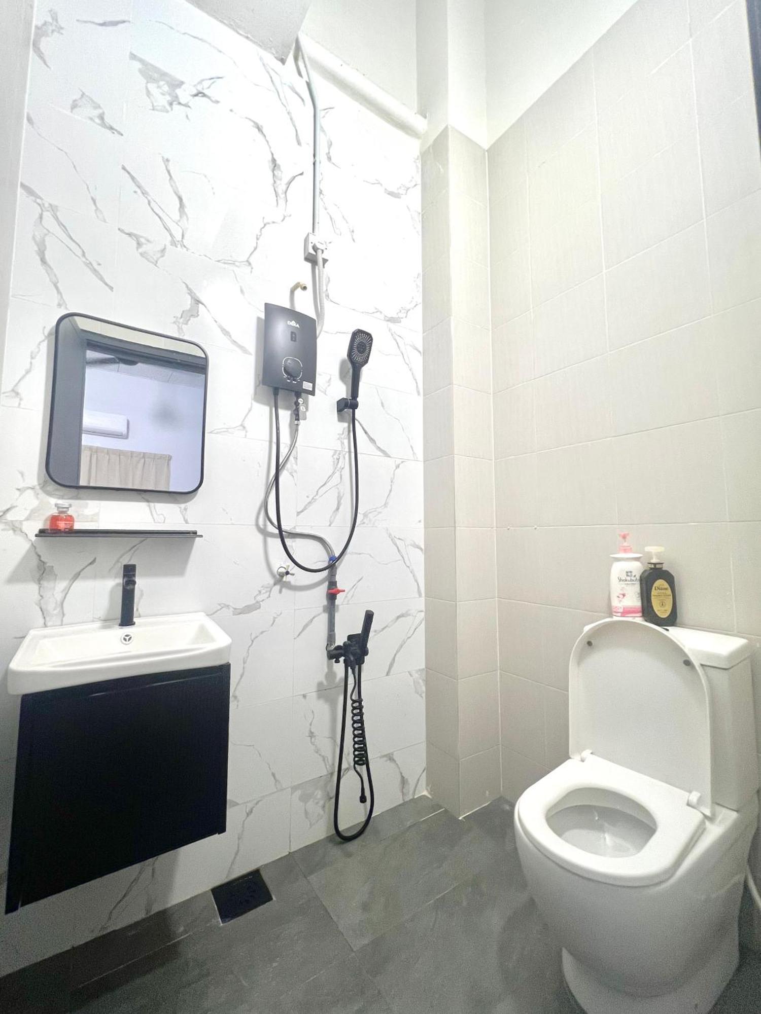 Quayside Cove Homestay - Corner House, Shah Alam Rimbayu Netflix Syok Tv Bbq Exterior foto